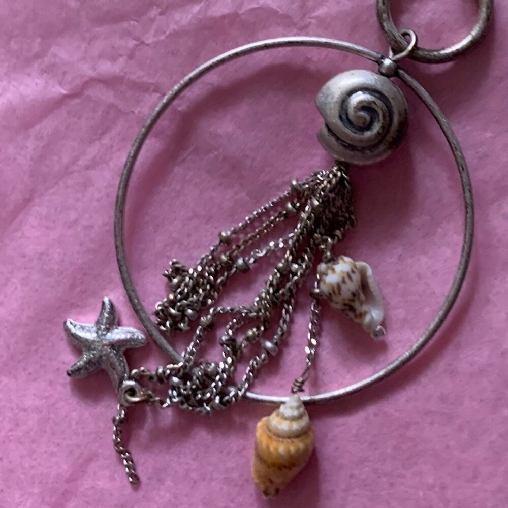 *HP* BEACHY HOOP EARRINGS WITH SMALL SHELLS AND A STAR